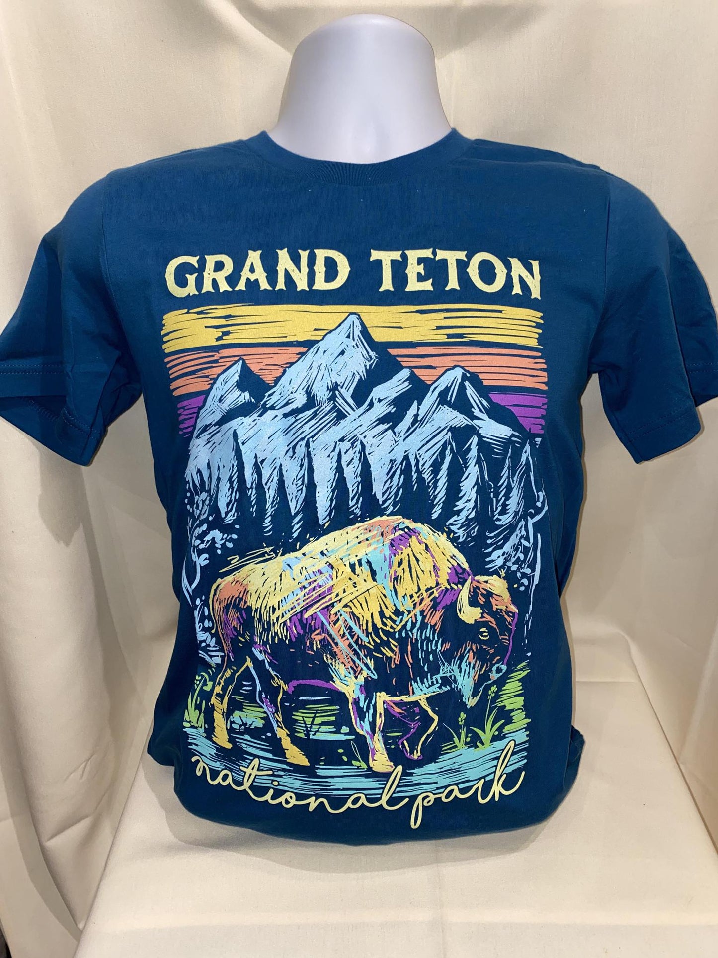 Short Sleeve Bison Sketch